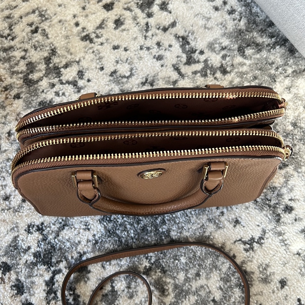 Tory Burch Pebbled satchel - Picture 13 of 16